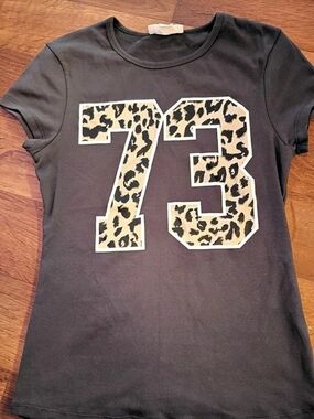 refuge Leopard 73 Graphic Tee in Black Size Medium